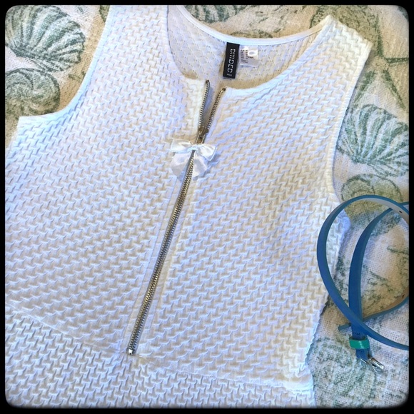 H&M WHITE FRONT ZIP SKATER WAFFLE-KNIT DRESS - Picture 4 of 6